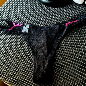 Women’s black thong panty, size M 6